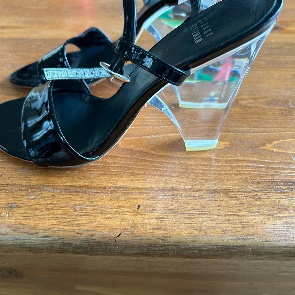 Fantastic Stuart Weitzman show with clear heel - Picture 2 of 8